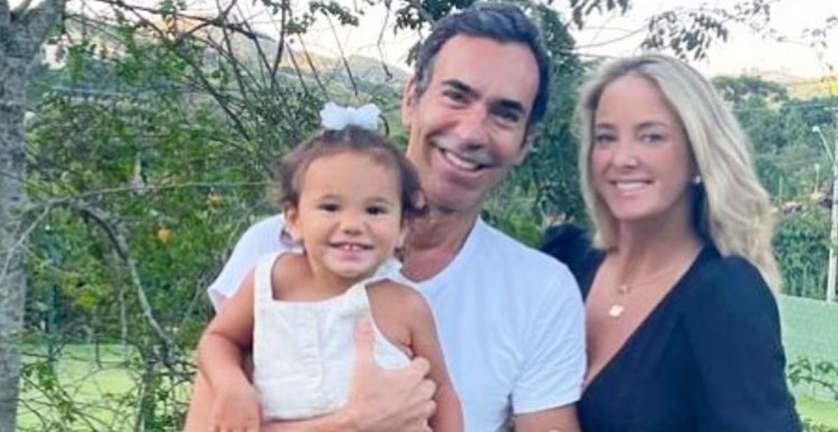 Cesar Tralli se diverte ao lado da filha Manuella e deixa web encantada: ”Como ela cresceu”
