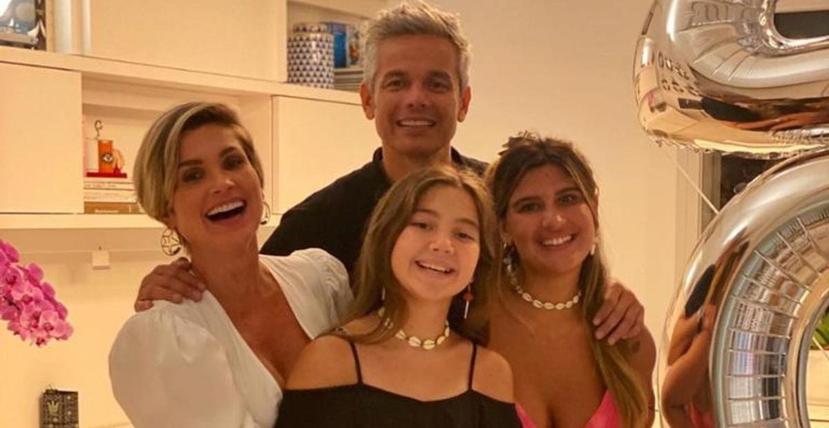 Flávia Alessandra abre álbum de fotos lindas na Bahia ao lado de Otaviano, Giulia e Olívia