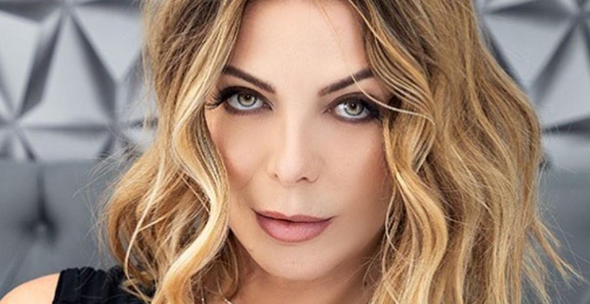 Sheila Mello ostenta corpão em clique de biquíni e deixa web babando: ”Nossa, que mulherão”
