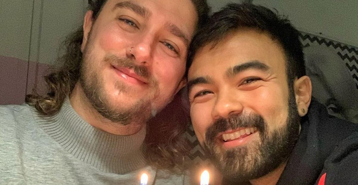 Mauro Sousa comemora mais um ano ao lado de Rafael Piccin: ”14 anos de muito amor”