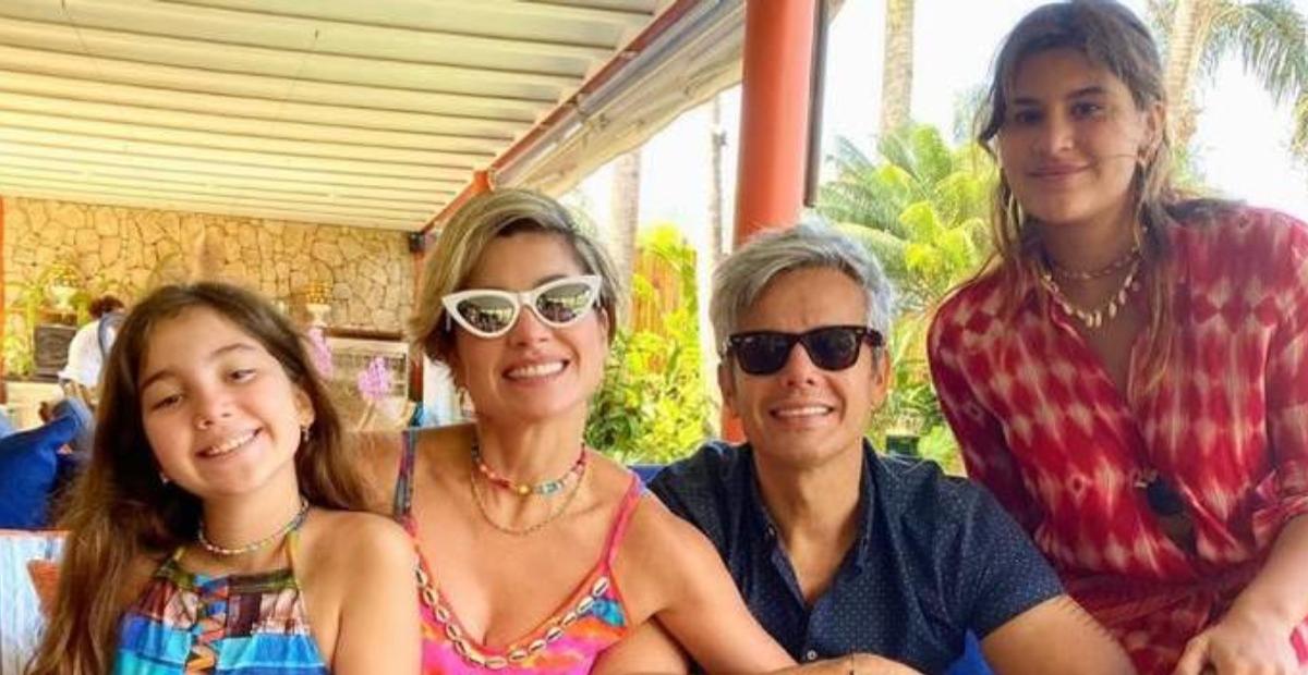 Na Bahia, Flávia Alessandra aproveita passeio de barco com a família: ”A gargalhada é certa”