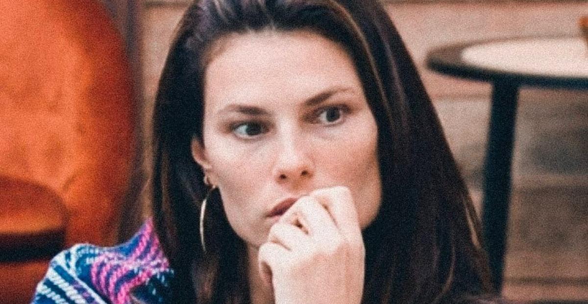 A Fazenda: Carro de som passa pela sede e alerta peões: ”Cuidado com a Dayane”