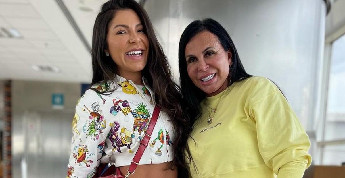 Andressa Ferreira e Gretchen mostram aerolook em sequência de fotos e Bento rouba a cena
