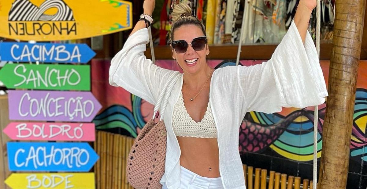 Após completar 44 anos, Carla Perez faz agradecimento e mostra detalhes de festa em família