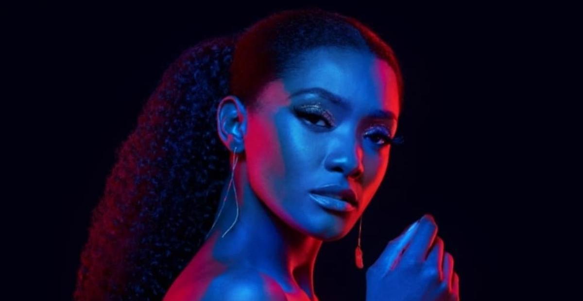 Mostrando bastidores, Erika Januza celebra novos episódios de ‘Verdades Secretas 2’
