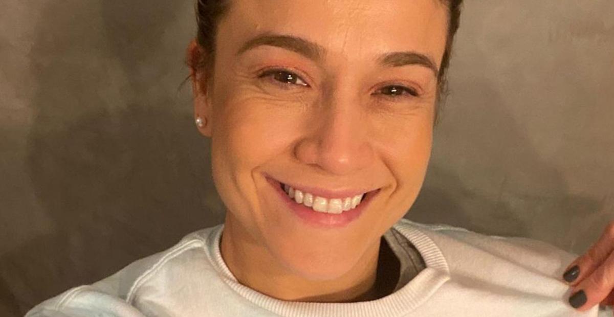 Fernanda Gentil realiza treino intenso em praia do Rio e choca web: ”Guerreira”