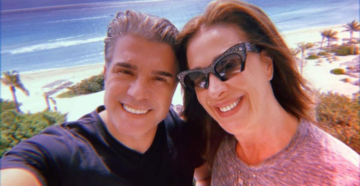 Jarbas Homem de Mello curte praia paradisíaca ao lado de Claudia Raia: ”Cheguei no paraíso!”