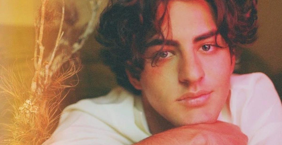 Lucas Pretti realiza show exclusivo na Casa CARAS Pernambuco com homenagens emocionantes