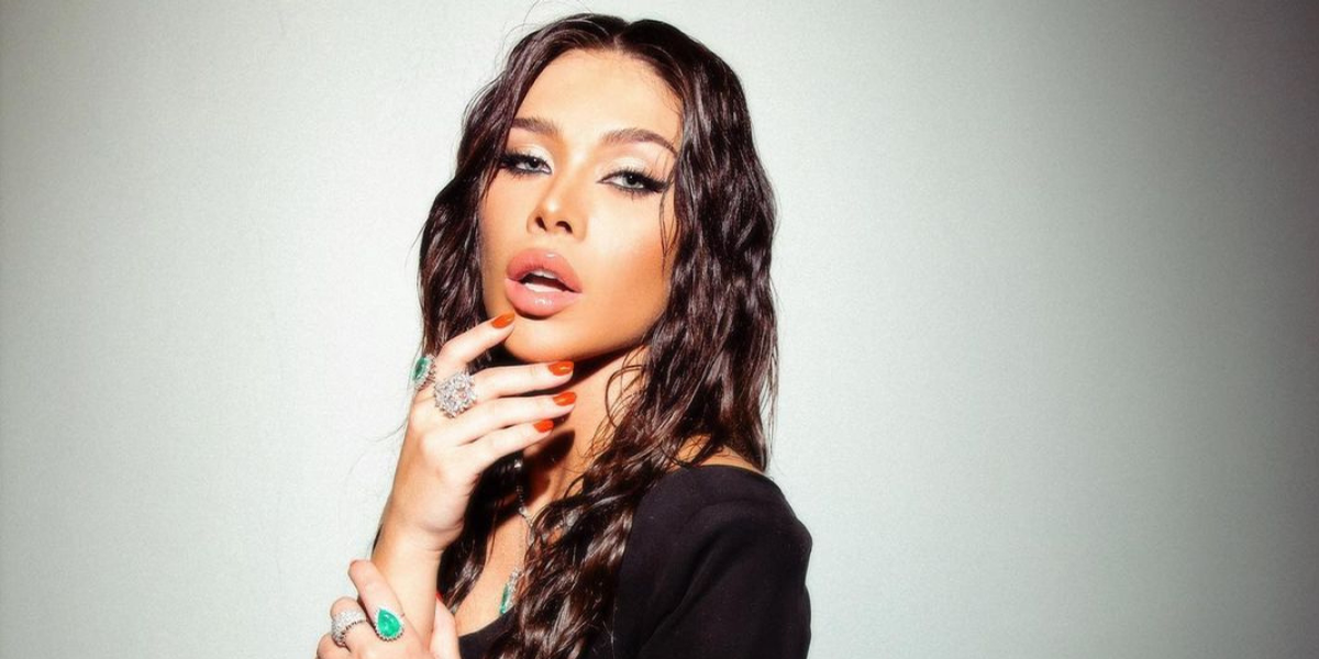 Flavia Pavanelli arrasa com look para a festa de 15 anos da irmã Maria Clara