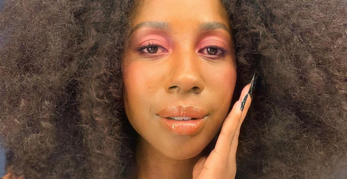 Camilla de Lucas exibe bastidores da sua estreia na passarela do São Paulo Fashion Week