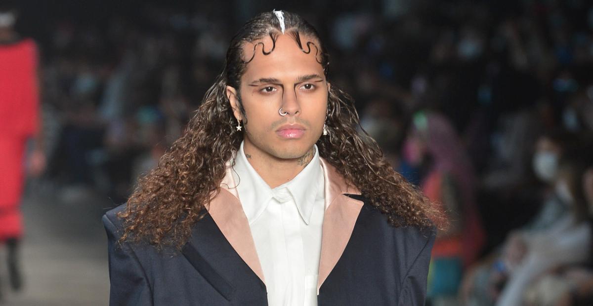 Vitão desfila para marca brasileira no São Paulo Fashion Week