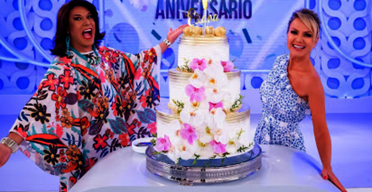 Em seu programa, Eliana ganha homenagem de aniversário especial