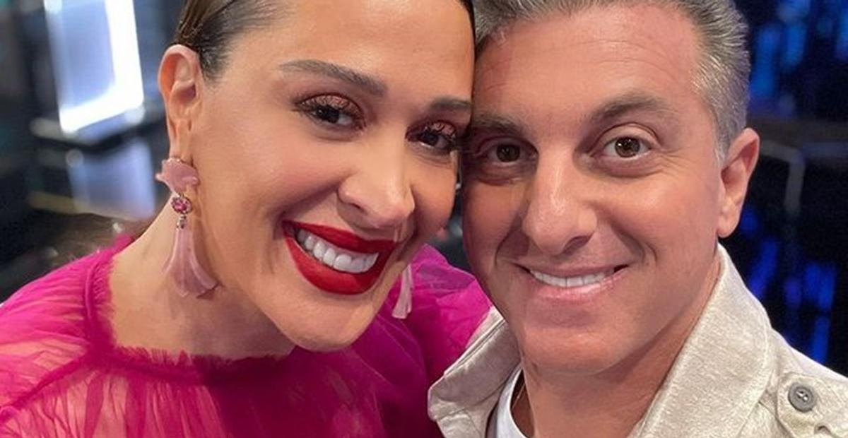 Luciano Huck sobre look de Claudia Raia no ‘Show Dos Famosos’: ”Embrulhada para presente!”