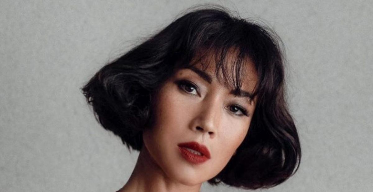 Apostando no carão, Danni Suzuki faz topless no banheiro e fãs babam: ”Que mulher maravilhosa”