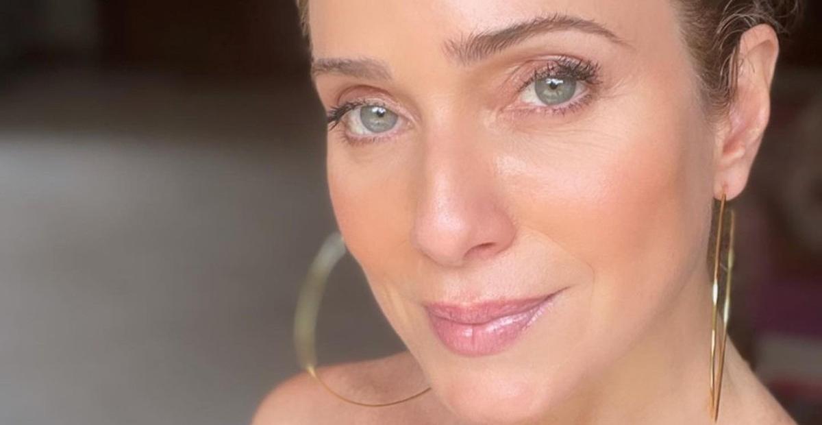 Leticia Spiller impressiona ao publicar vídeo tomando banho de cachoeira