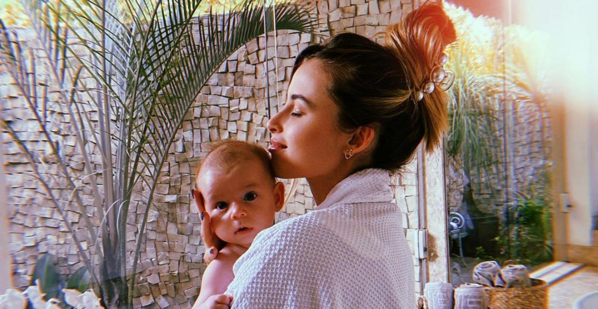 Lorena Carvalho surge coladinha com o filho, Luca e se derrete: ”Te amo meu pequeno!”