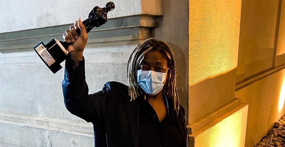 Mart’nália dedica Troféu Raça Negra aos pais: ”Muito feliz e honrada”