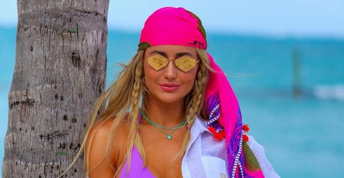 Nas Bahamas, Ana Paula Siebert exibe corpaço ao surgir de biquíni e web elogia: ”Que mulher linda”