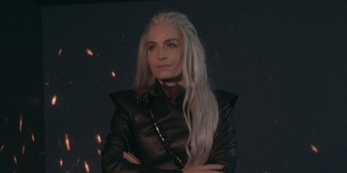 Angélica se caracteriza de Daenerys de ‘Game Of Thrones’ para apresentar painel da HBO Max na CCXP
