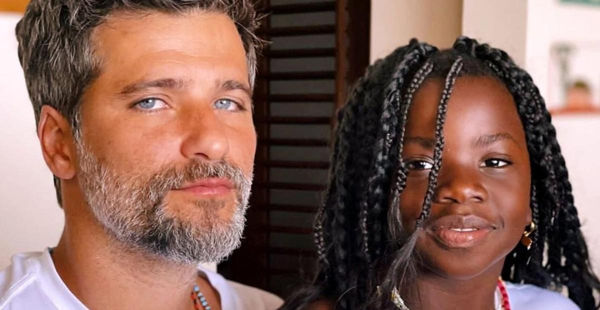 Bruno Gagliasso rasga elogios após estreia de Titi como atriz: ”Papito morre do coração”