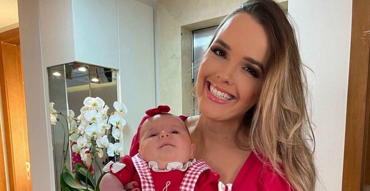 Filha de Thaeme Mariôto surge com looks fofíssimos para celebrar seus dois meses