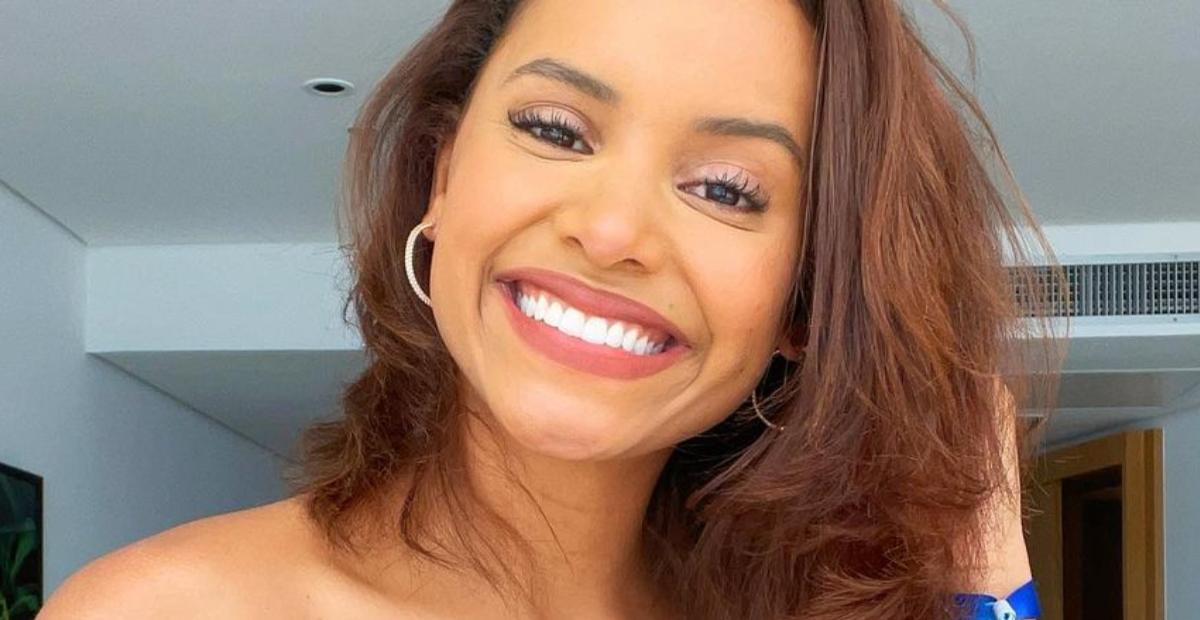 Gleici Damasceno exibe barriga chapada durante treino no yoga: ”Um passo de cada vez”