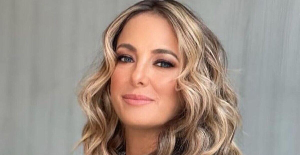 Ticiane Pinheiro mostra detalhes de decoração de Natal de seu apartamento luxuoso