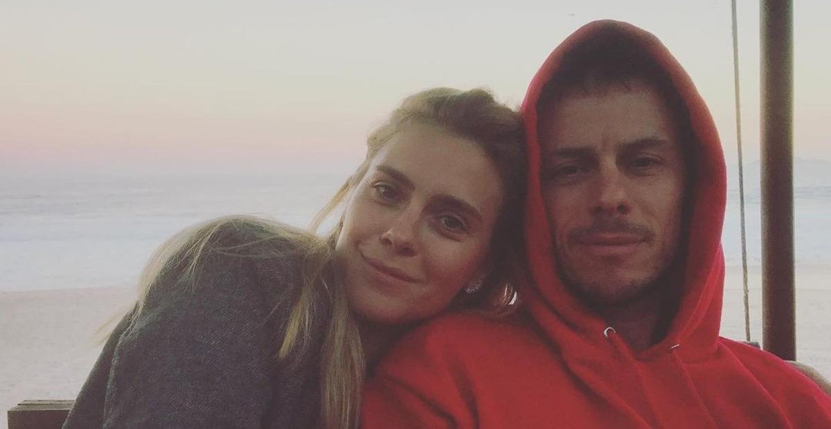 Carolina Dieckmann posta foto de momento especial ao lado do marido e se declara