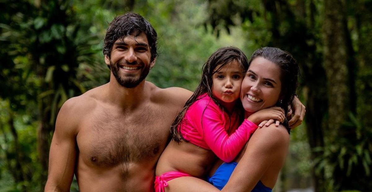 Com vídeo divertido em família, Deborah Secco celebra 42 anos: ”Seja generoso, ciclo novo”
