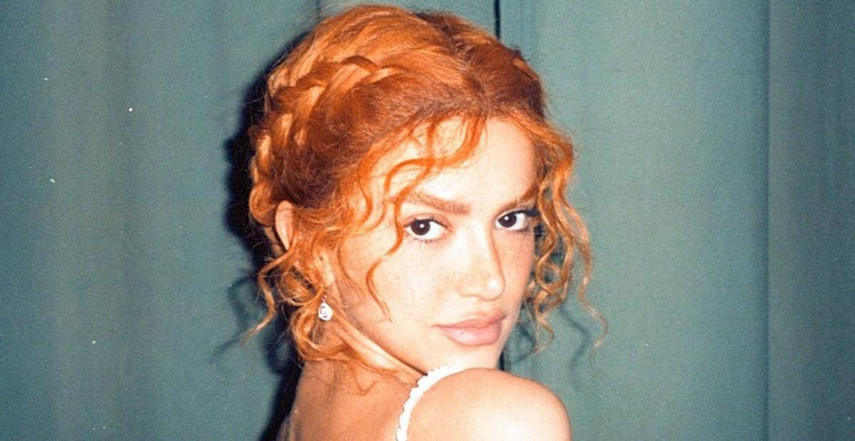 Manu Gavassi renasce e se liberta em seu novo álbum visual ‘GRACINHA’