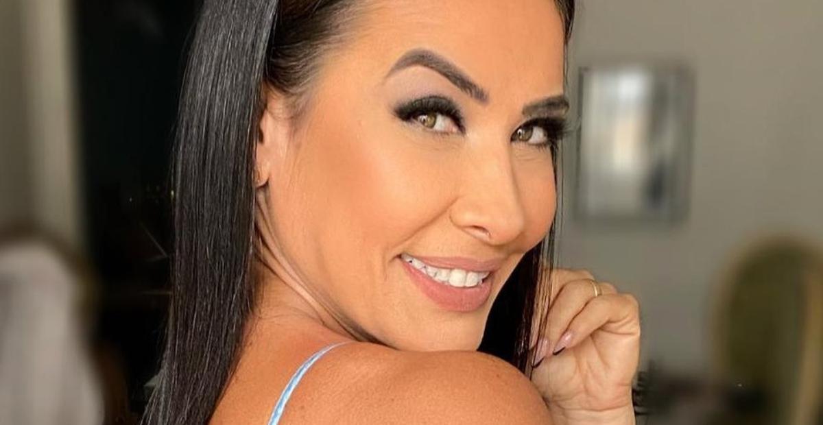 Scheila Carvalho mostra treino caseiro para inspirar seguidores e faz sucesso na web!
