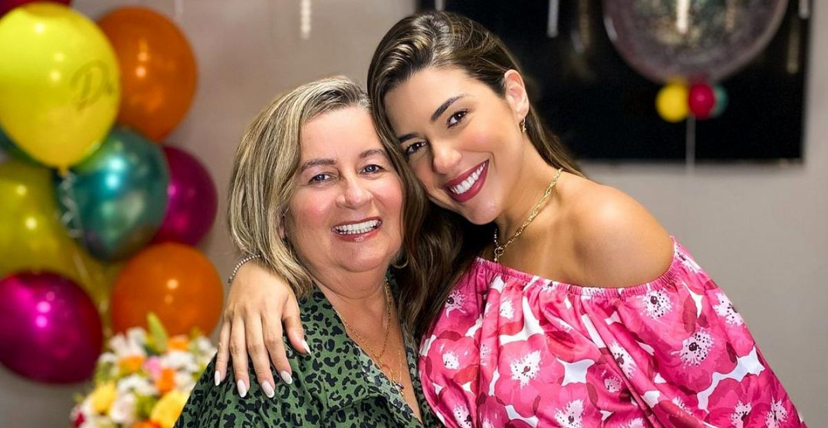 Vivian Amorim faz festinha de aniversário para a mãe e se declara: ”Sua felicidade é a minha!”