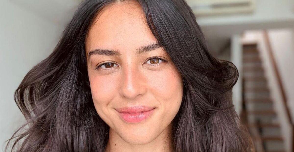 Yanna Lavigne exibe o barrigão durante dia de praia: ”Minha paz”