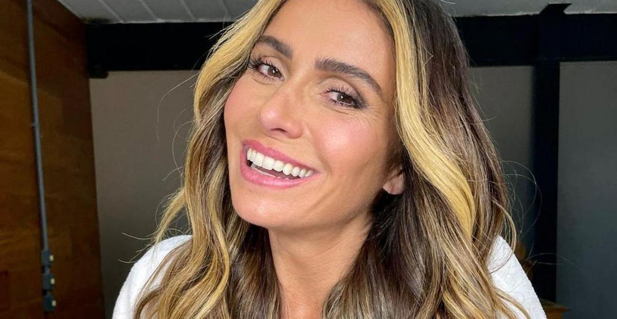 De vestido preto, Giovanna Antonelli empina o bumbum e web se derrete: ”Que abundância!”