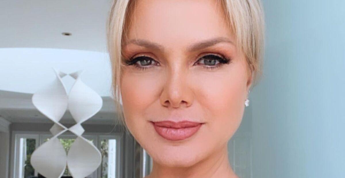 Eliana aposta em look com barriga de fora e impressiona com abdômen definido
