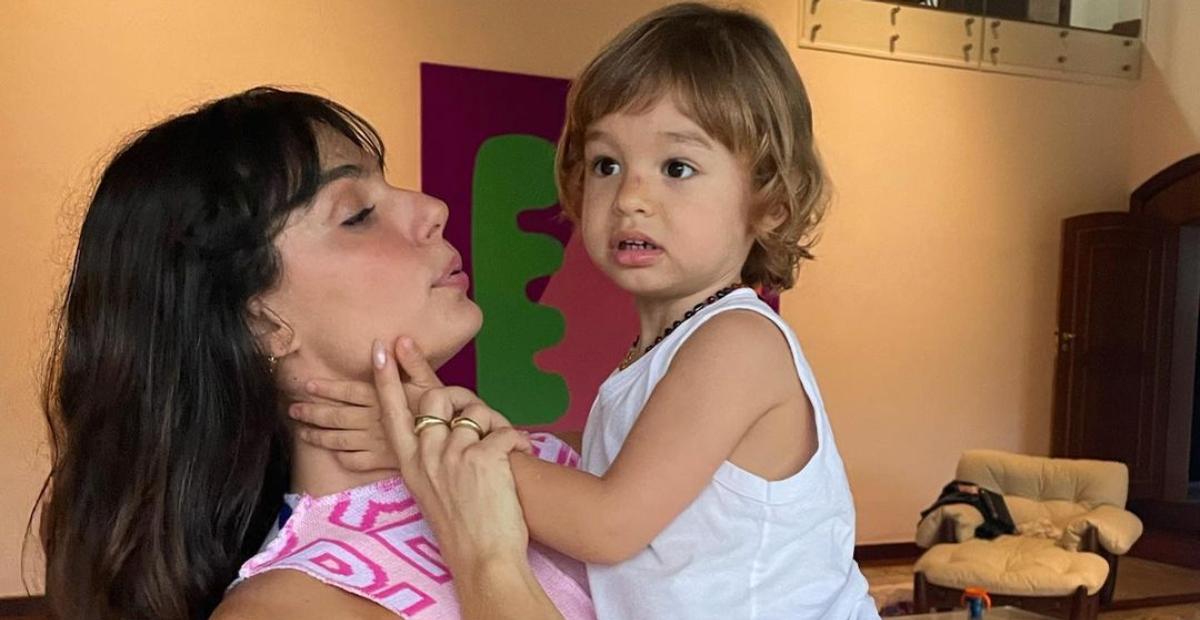 Após festa caseira, filho de Isis Valverde ganha aniversário temático