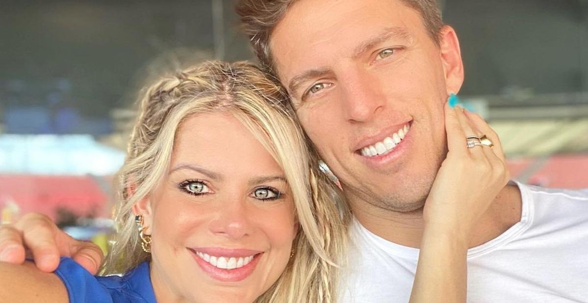 Karina Bacchi celebra 3 anos de seu casamento com Amaury Nunes
