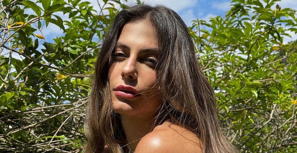 Mari Gonzalez abre álbum de fotos de viagem para Maresias