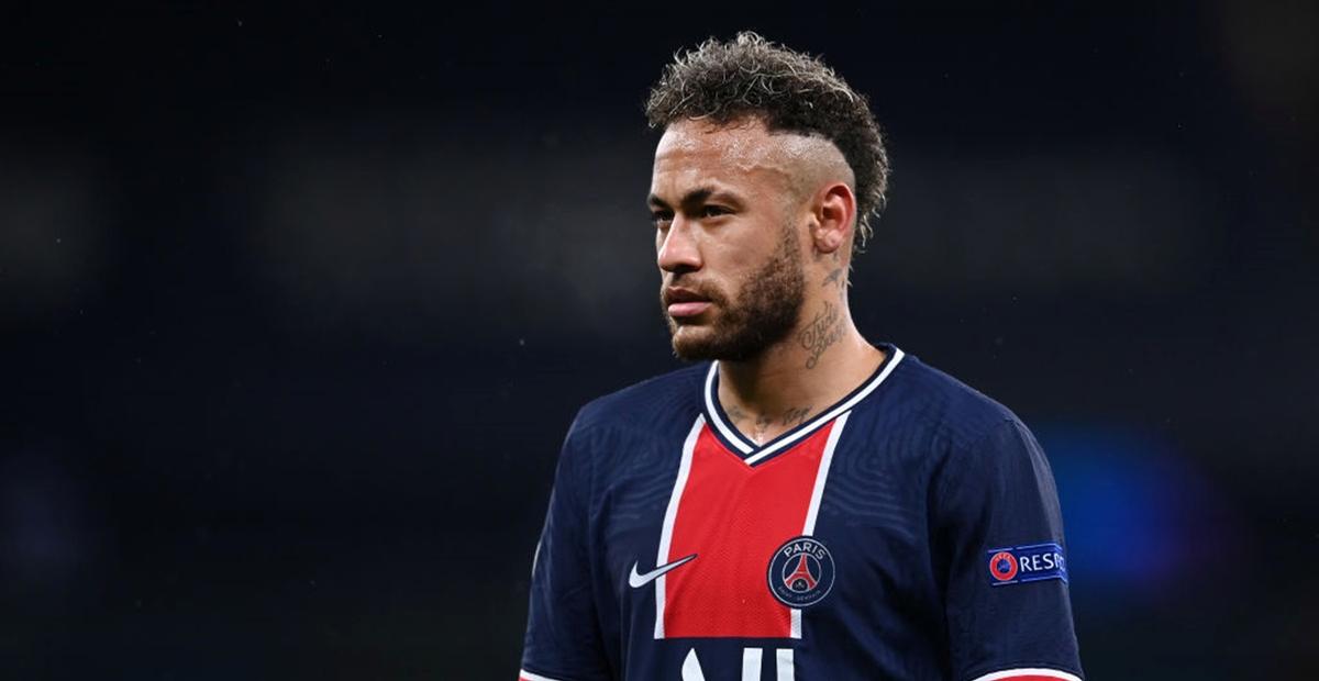Neymar sofre entorse no tornozelo e sai chorando de campo: ”Voltarei melhor e mais forte!”