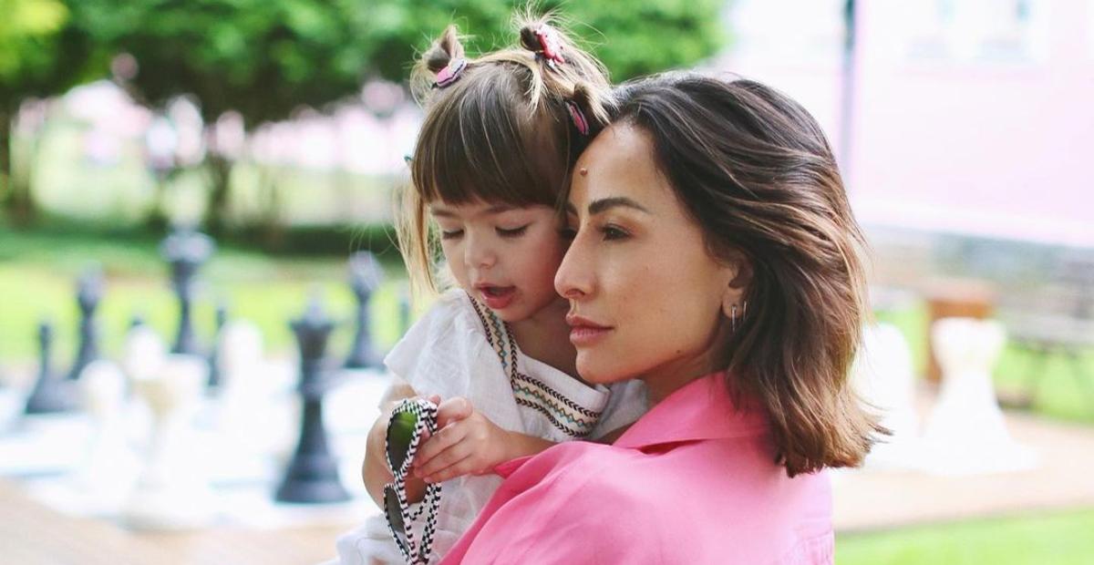 Sabrina Sato divulga fotos inéditas para celebrar os seus 3 anos de vida da filha, Zoe