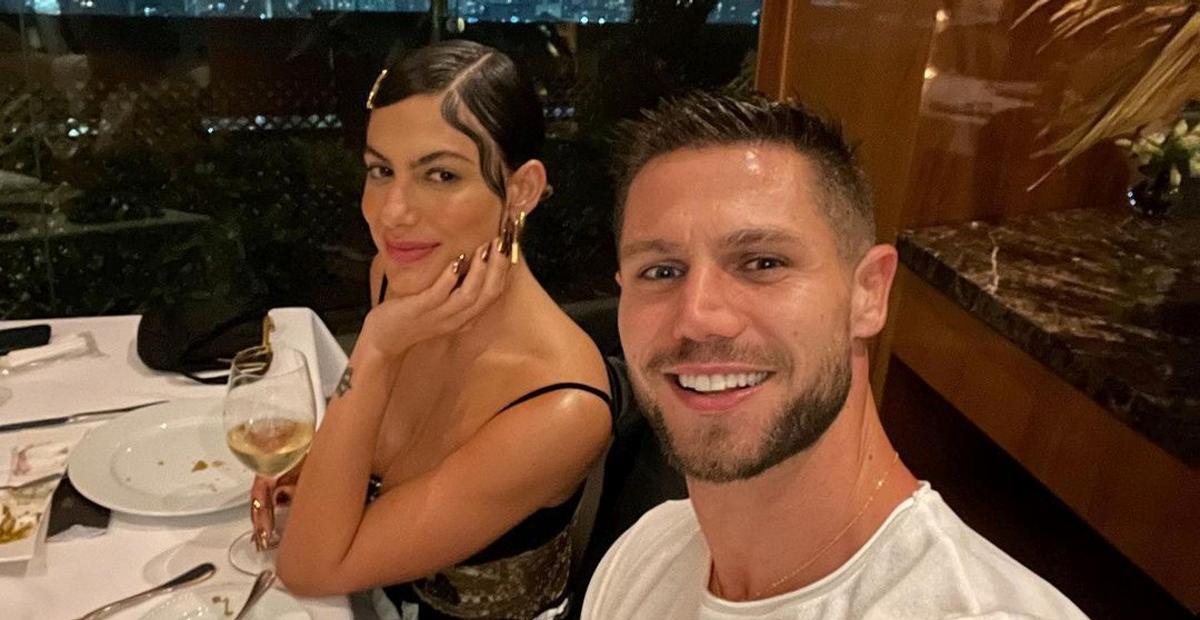 Jonas Sulzbach posta clique dando beijão em Mari Gonzalez e fala sobre a pessoa certa