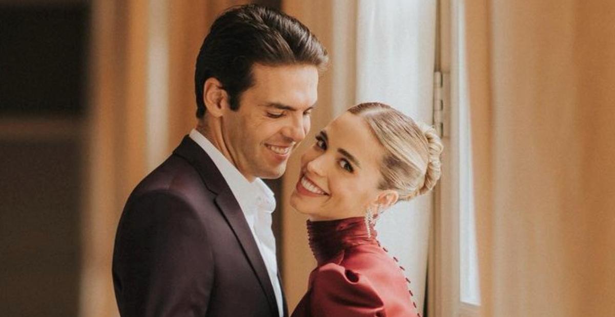 Kaká e Carol Dias trocam declarações para celebrarem dois anos de casamento