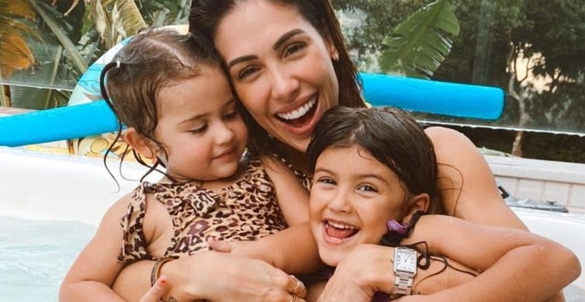 Bella Falconi encanta internautas com registros divertidos ao lado das filhas