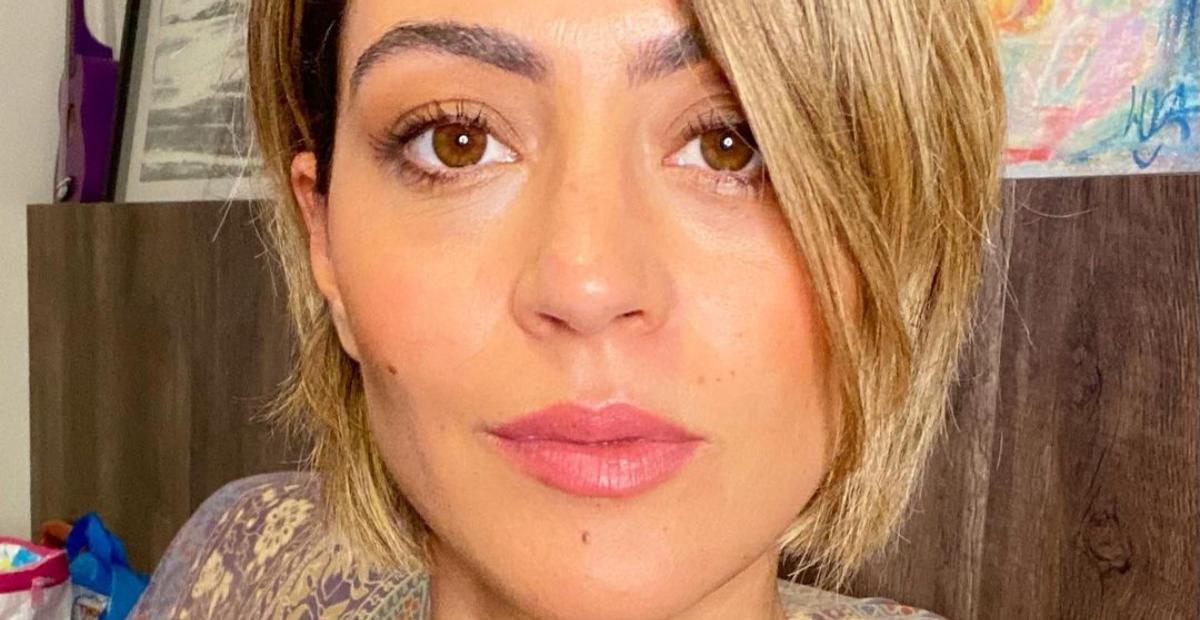Carol Castro aparece em clínica psiquiátrica nos bastidores de nova série e agita web