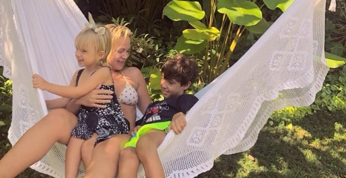 Eliana celebra início de dezembro com clique dos filhos: ”Que Deus abençoe nossos lares”