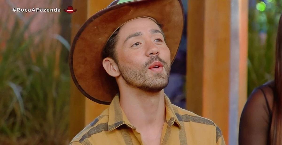 A Fazenda: Rico sobre Sthe e Dynho: ”Se eu fosse casado com eles eu acabava”