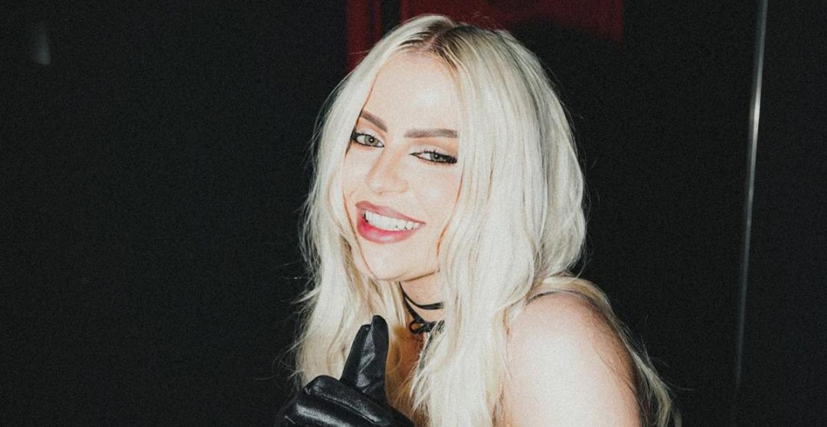 Luísa Sonza surge seminua em banheira lotada de cobras e impressiona as redes sociais