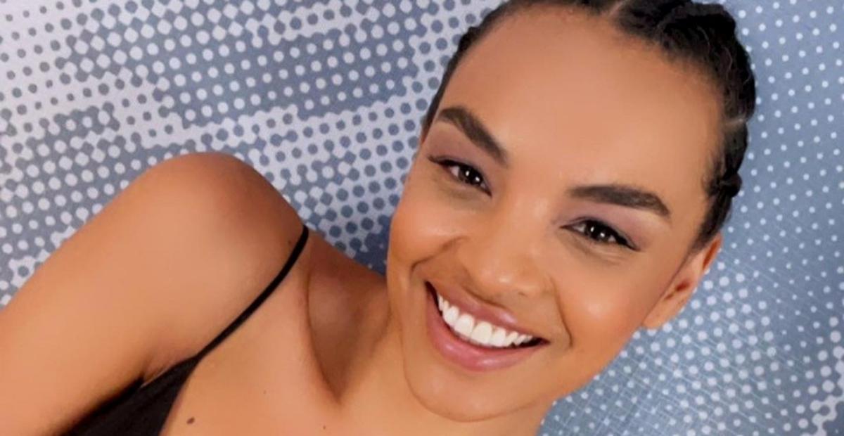 Lucy Ramos arranca suspiros ao surgir deslumbrante na praia: ”Linda demais!”