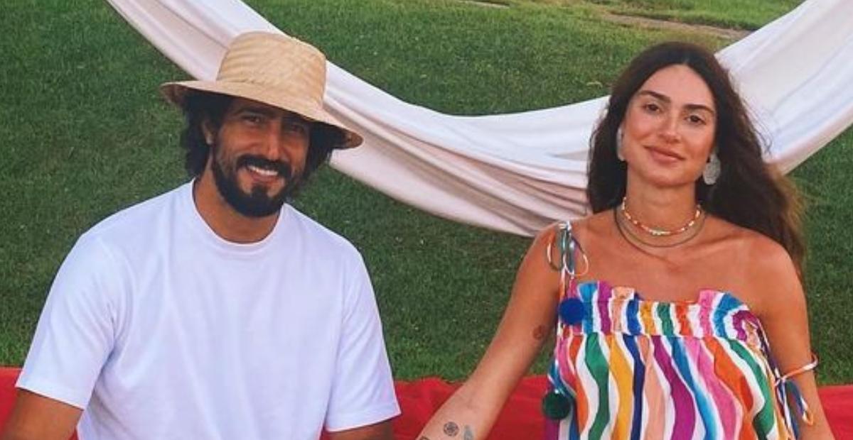 Thaila Ayala posta fotos do parto de Francisco e dispara: ”Família completa”