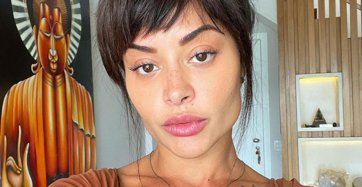 Em clique raríssimo, Aline Campos aparece com o filho e surpreende fãs com semelhança: ”Iguais”
